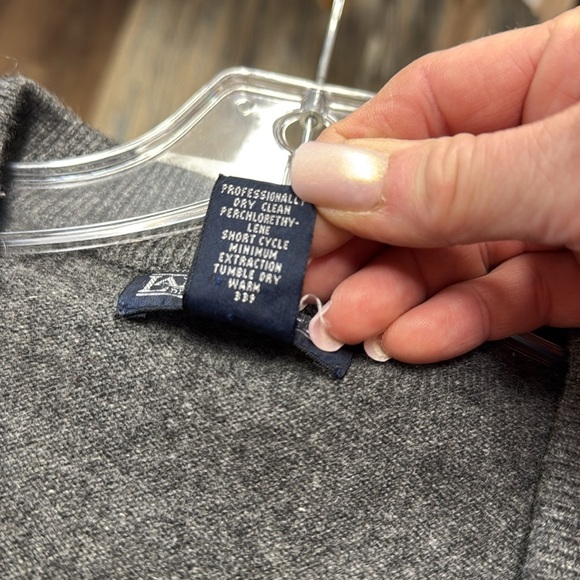 Lands' End Gray 100% 2 Ply Cashmere Sleeveless Button Down Tunic Length Vest M - Picture 4 of 10